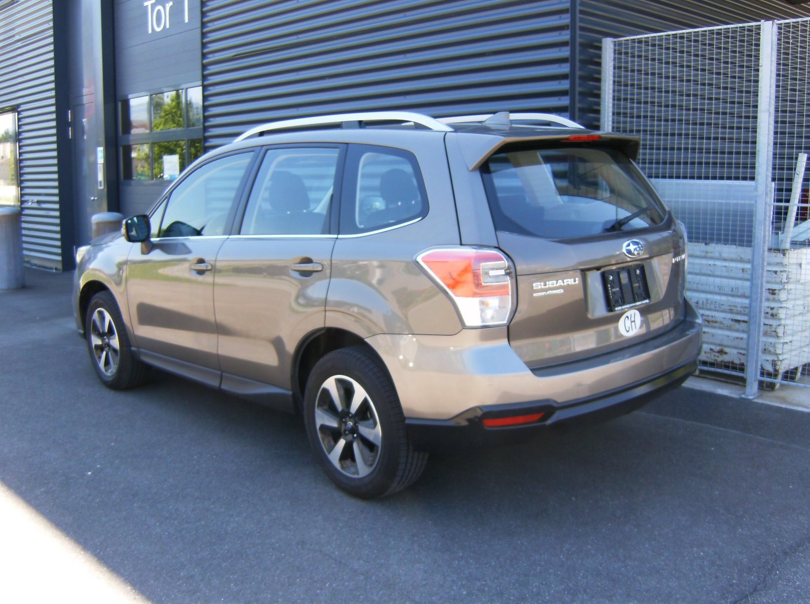 SUBARU Forester 2.0i Swiss, Petrol, Second hand / Used, Manual - 3