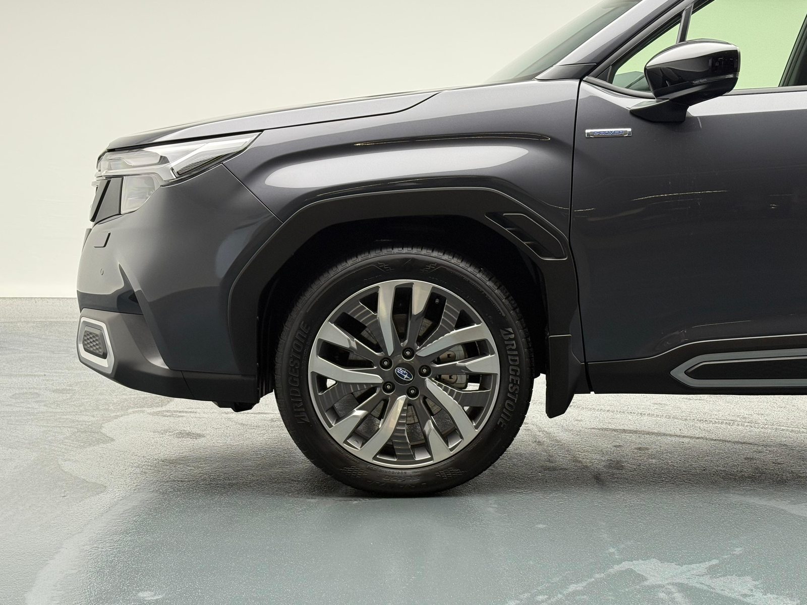 SUBARU Forester Station 2.0i e-Boxer Luxury, Full-Hybrid Petrol/Electric, Second hand / Used, Automatic - 3