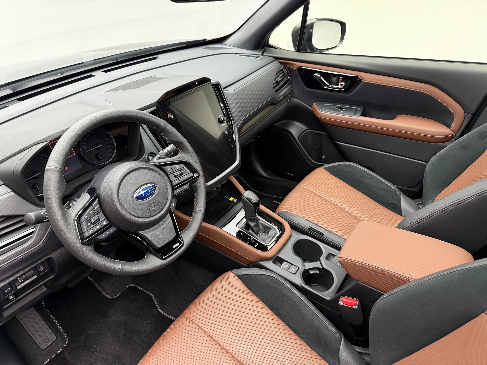 SUBARU Forester Station 2.0i e-Boxer Luxury, Full-Hybrid Petrol/Electric, Second hand / Used, Automatic - 5