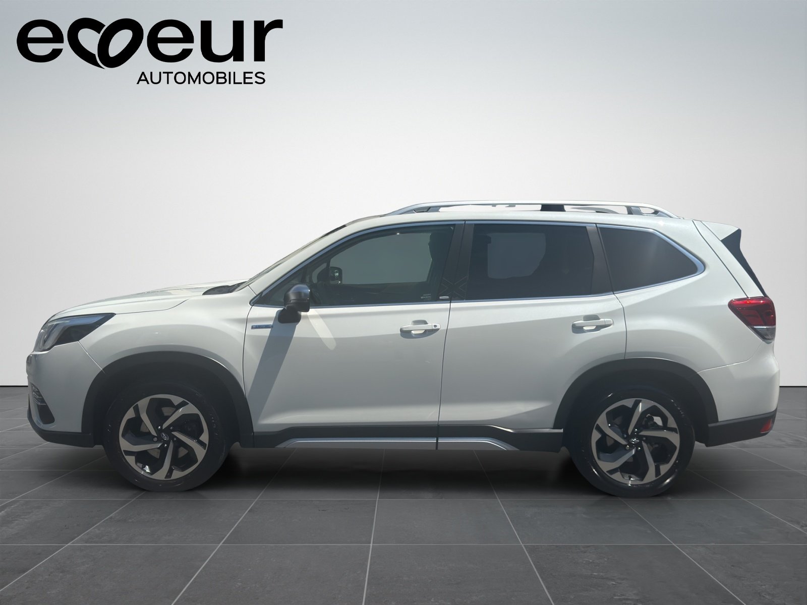 SUBARU Forester Station 2.0i e-Boxer Luxury, Hybride Leggero Benzina/Elettrica, Occasioni / Usate, Automatico - 3