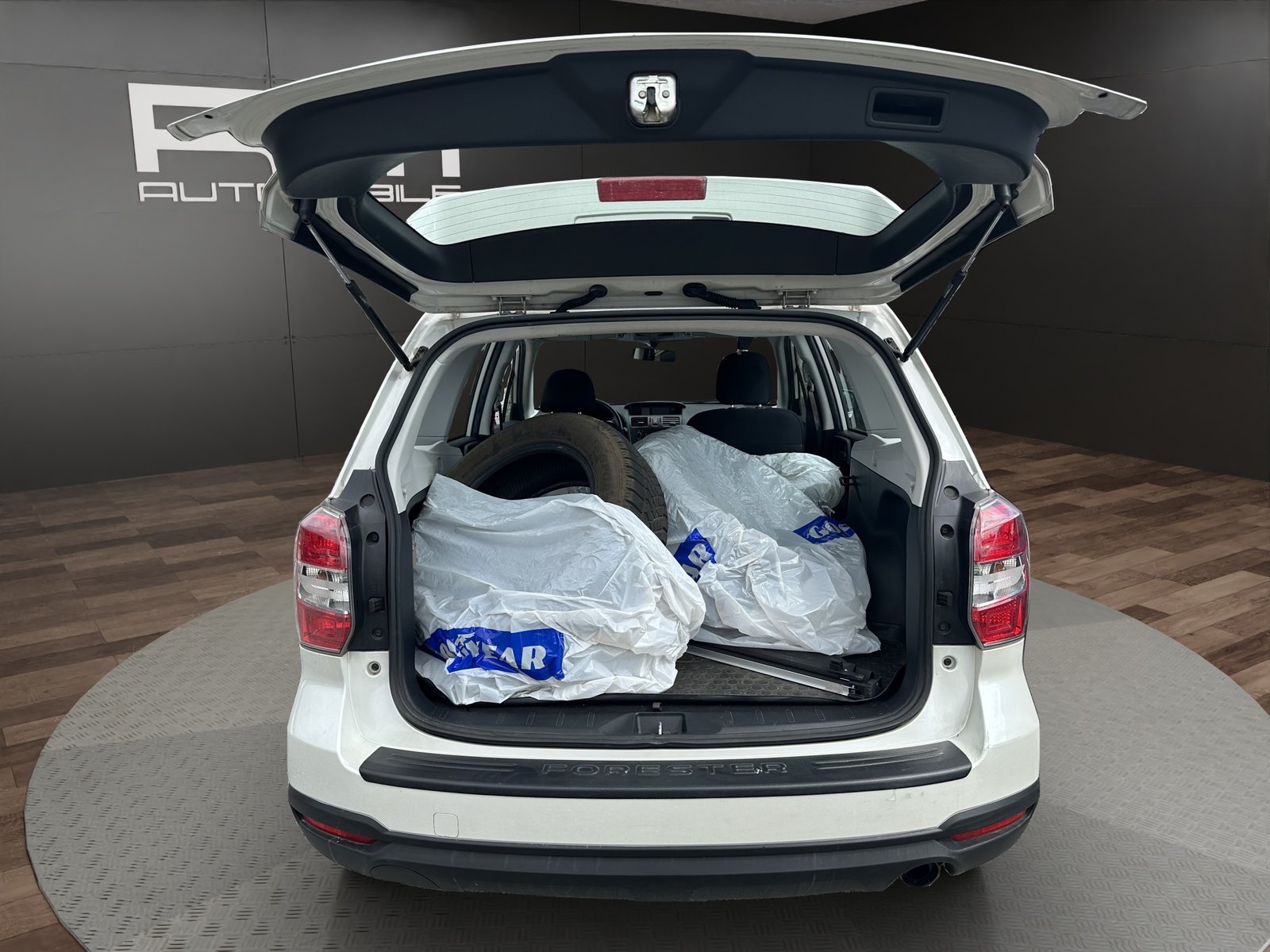SUBARU Forester 2.0i Swiss, Benzina, Occasioni / Usate, Manuale - 4