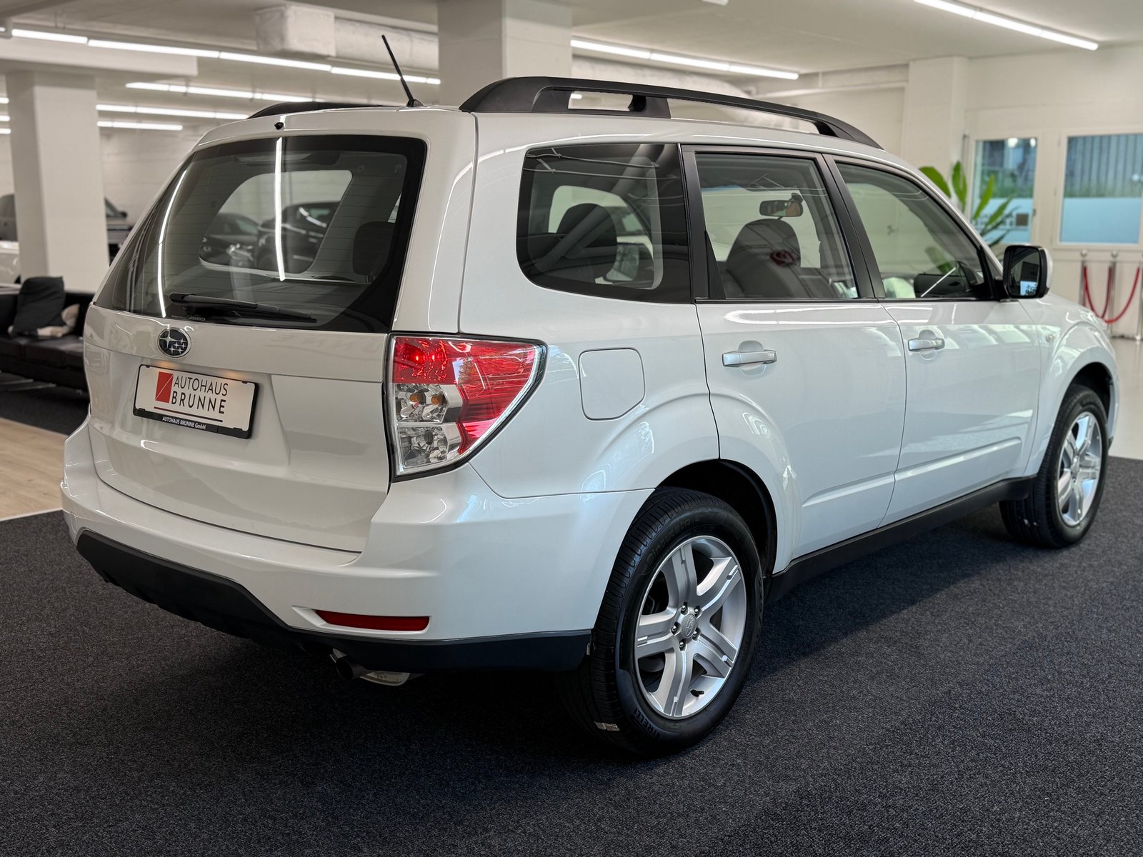 SUBARU Forester 2.0X Swiss Automatic, Benzina, Occasioni / Usate, Automatico - 4