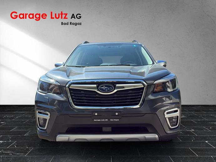 SUBARU Forester Station 2.0i e-Boxer Luxury, Mild-Hybrid Benzin/Elektro, Occasion / Gebraucht, Automatik