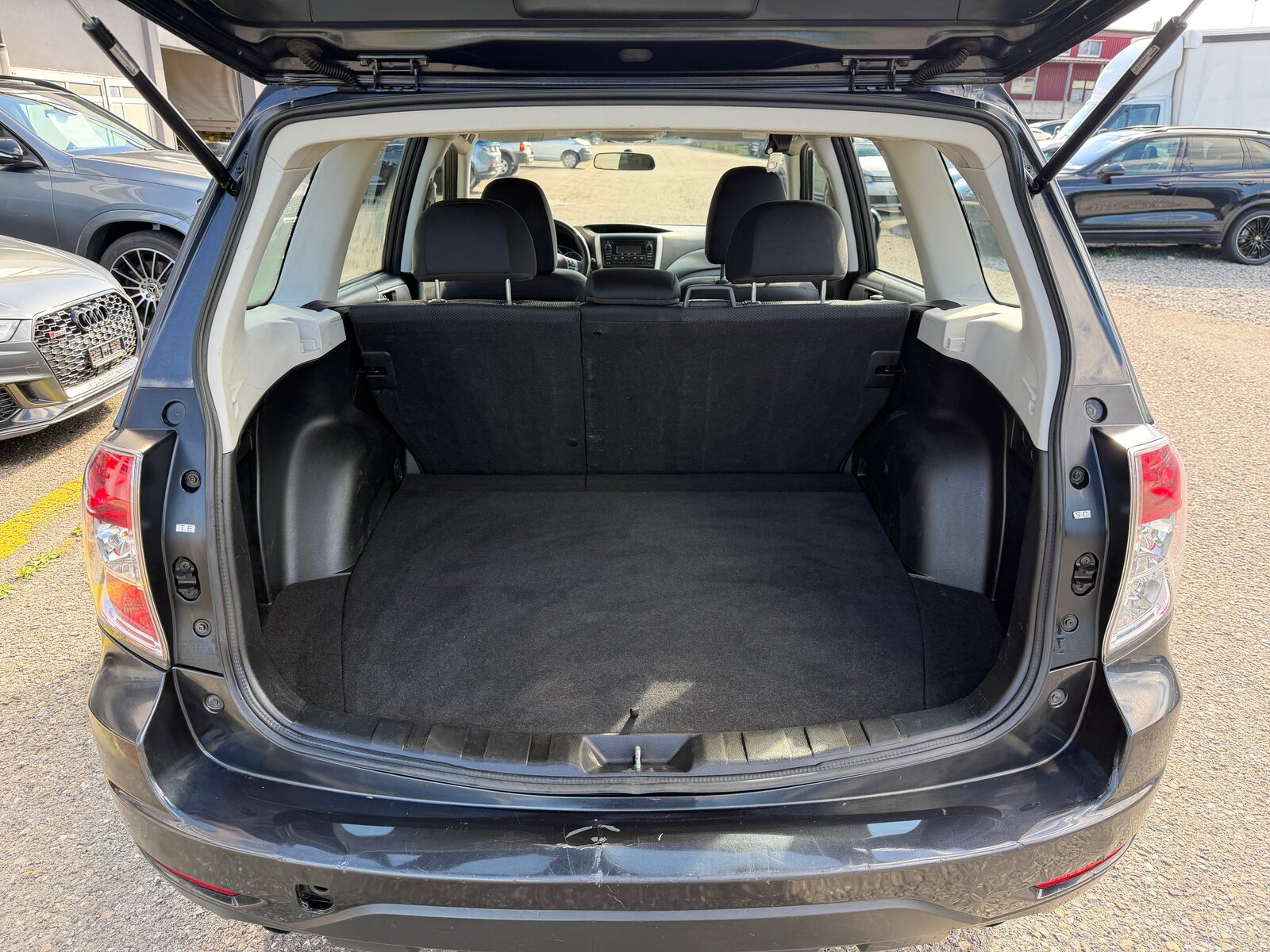 SUBARU Forester 2.0X Advantage Automatic, Petrol, Second hand / Used, Automatic - 7