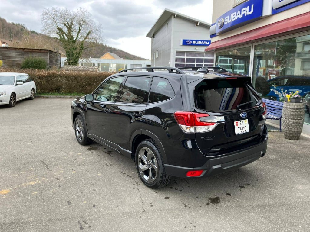 SUBARU FORESTER 2.0i e-Boxer Luxury, Hybride Léger Essence/Électricité, Occasion / Utilisé, Automatique - 6