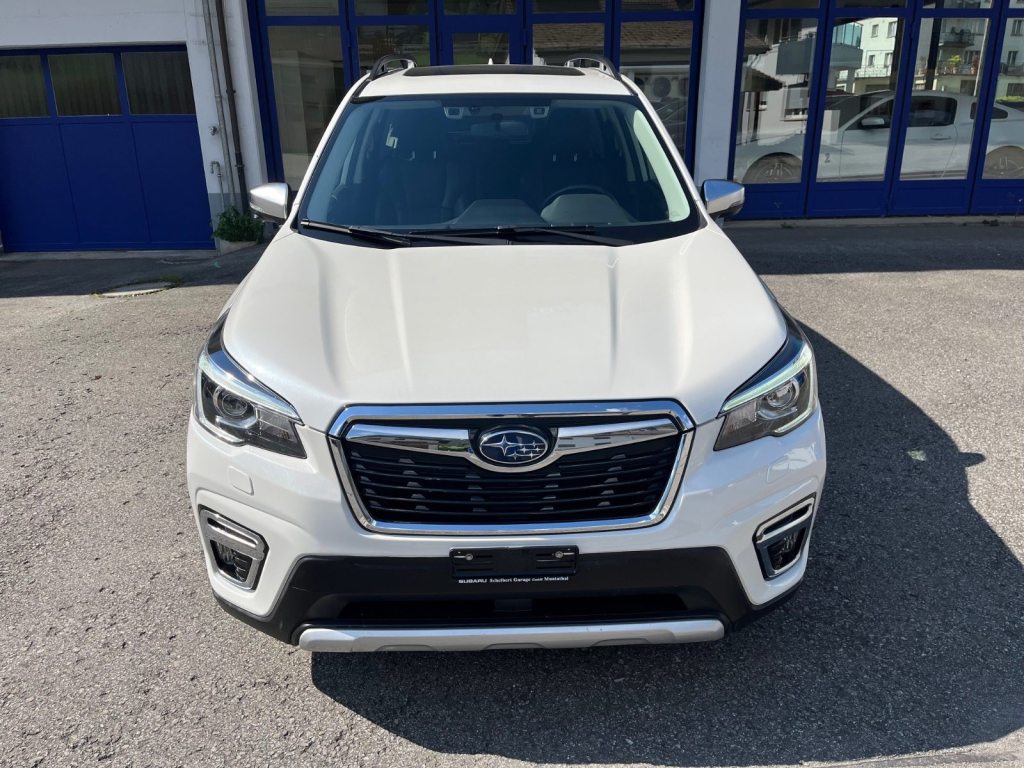 SUBARU FORESTER 2.0i e-Boxer Luxury, Mild-Hybrid Petrol/Electric, Second hand / Used, Automatic - 2