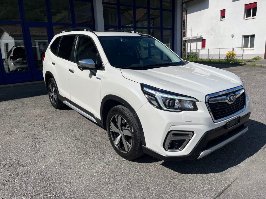 SUBARU FORESTER 2.0i e-Boxer Luxury