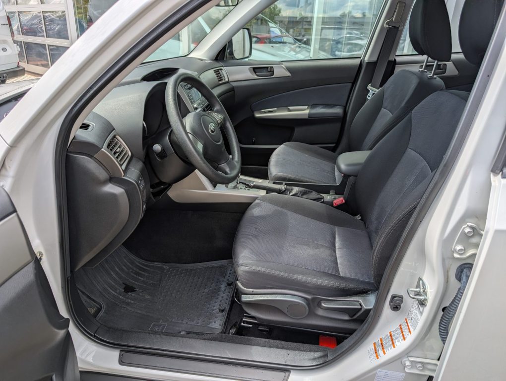 SUBARU FORESTER 2.0 X Swiss Special, Petrol, Second hand / Used, Automatic - 3