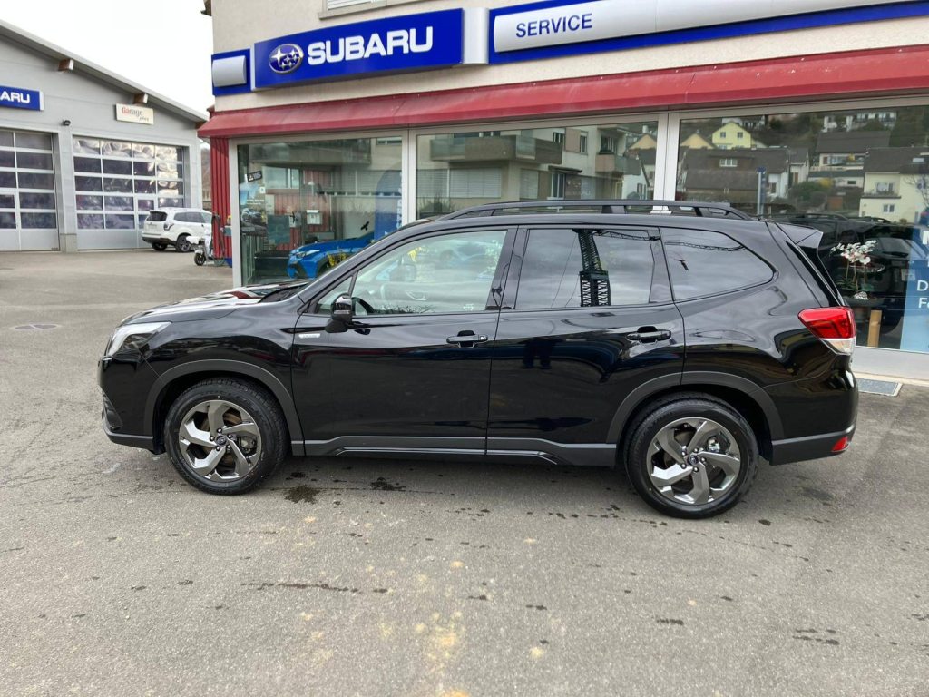 SUBARU FORESTER 2.0i e-Boxer Luxury, Hybride Léger Essence/Électricité, Occasion / Utilisé, Automatique - 7