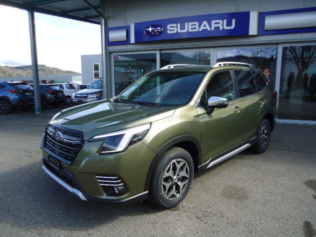 SUBARU Forester Station 2.0i e-Boxer Swiss Plus