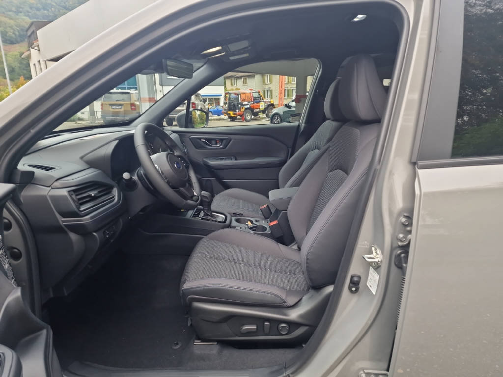 SUBARU Forester Station 2.0i e-Boxer Swiss Plus, Mild-Hybrid Benzin/Elektro, Vorführwagen, Automatik - 5