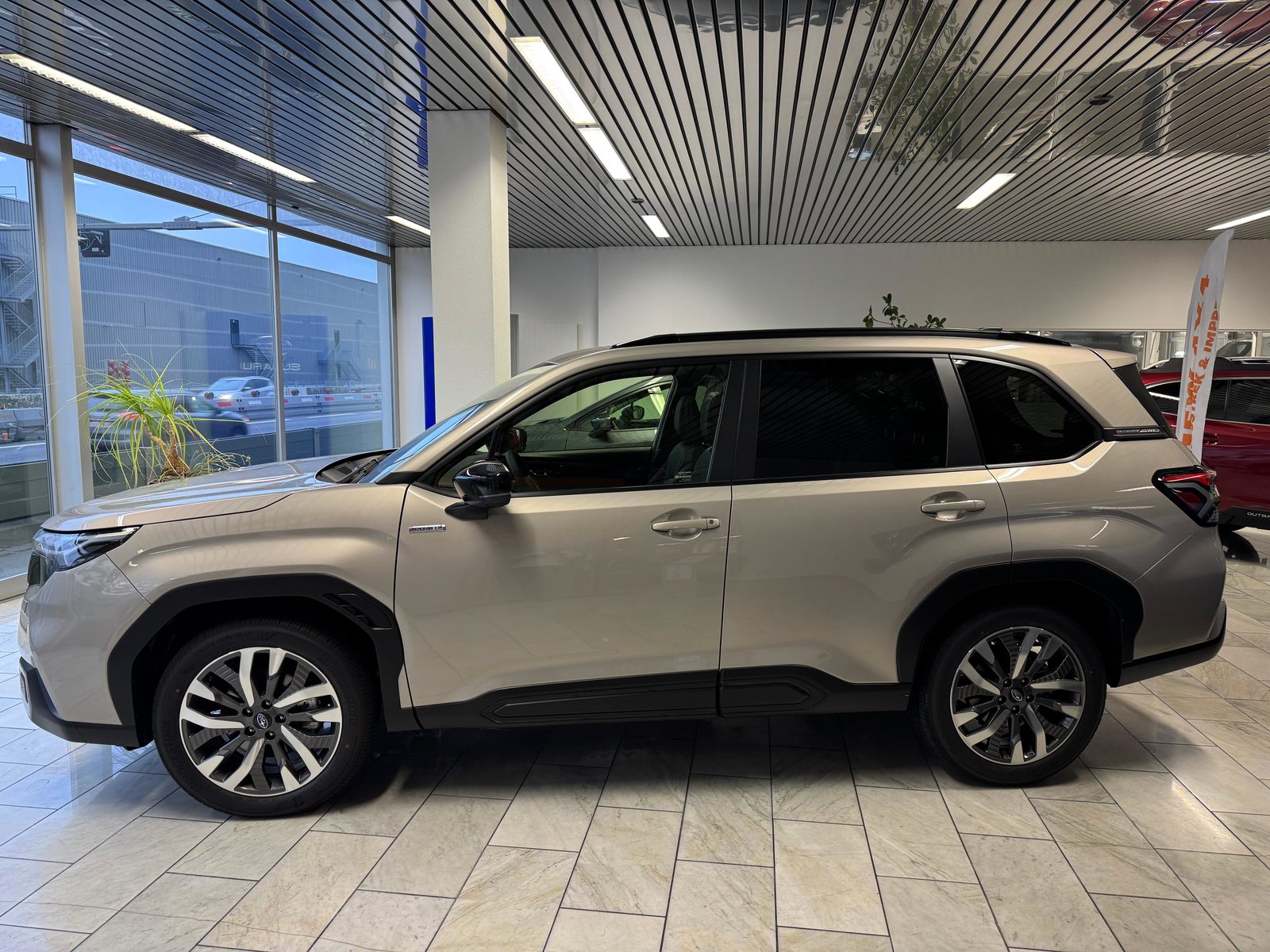 SUBARU Forester Station 2.0i e-Boxer Luxury, Hybride Leggero Benzina/Elettrica, Auto dimostrativa, Automatico - 2