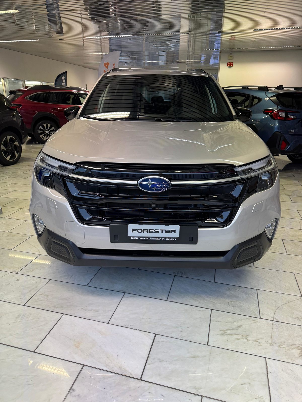 SUBARU Forester Station 2.0i e-Boxer Luxury, Hybride Leggero Benzina/Elettrica, Auto dimostrativa, Automatico - 3