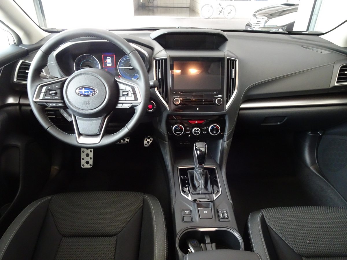 SUBARU Impreza 2.0i e-Boxer Swiss Plus, Full-Hybrid Petrol/Electric, Second hand / Used, Automatic - 6