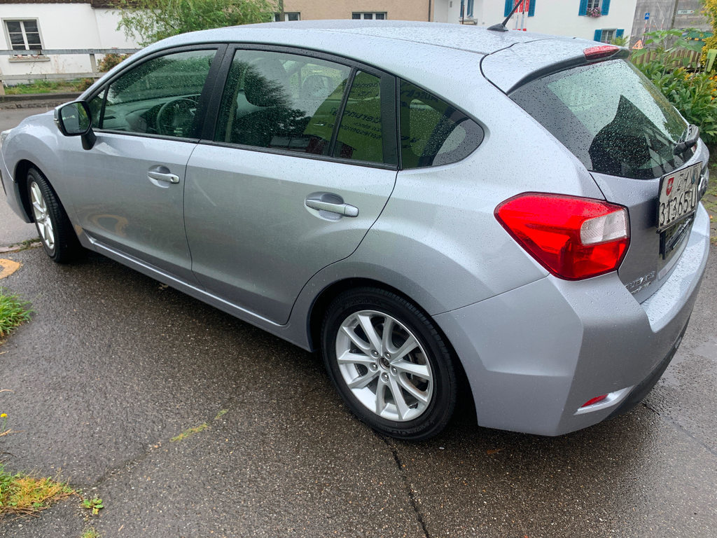 SUBARU Impreza Wagon 1.6i Swiss Two, Petrol, Second hand / Used, Manual - 5