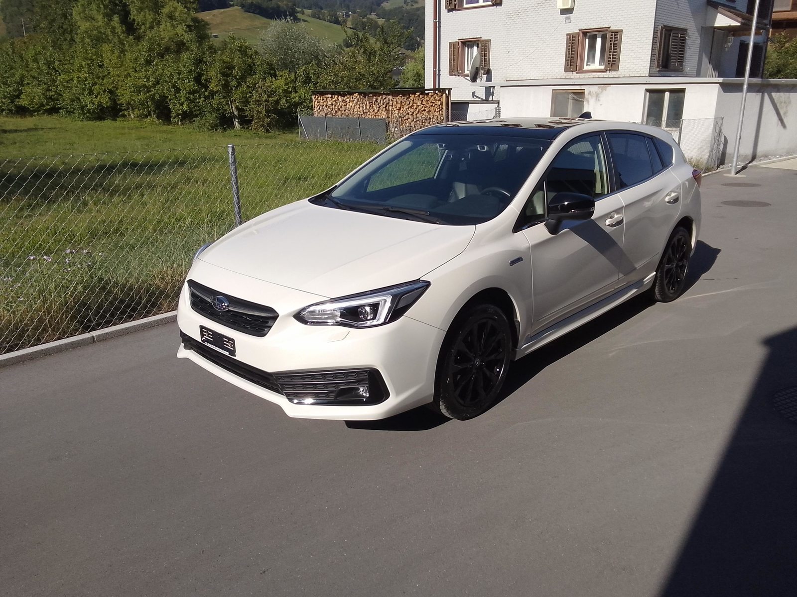 SUBARU Impreza 2.0i e-Boxer Swiss Plus