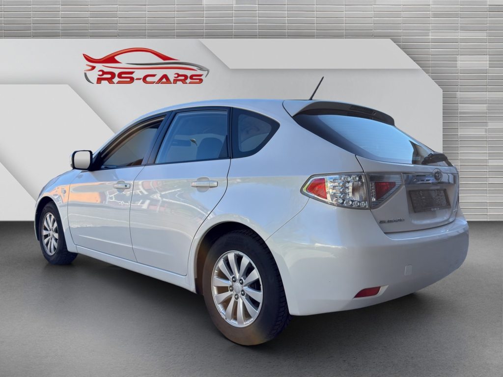 SUBARU IMPREZA 1.5 R Swiss, Petrol, Second hand / Used, Automatic - 3