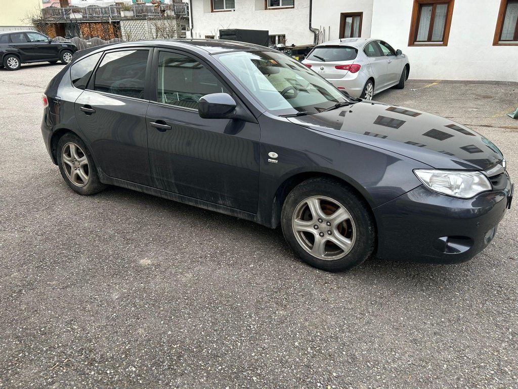 SUBARU IMPREZA 2.0 R Swiss, Benzin, Occasion / Gebraucht, Automatik - 2