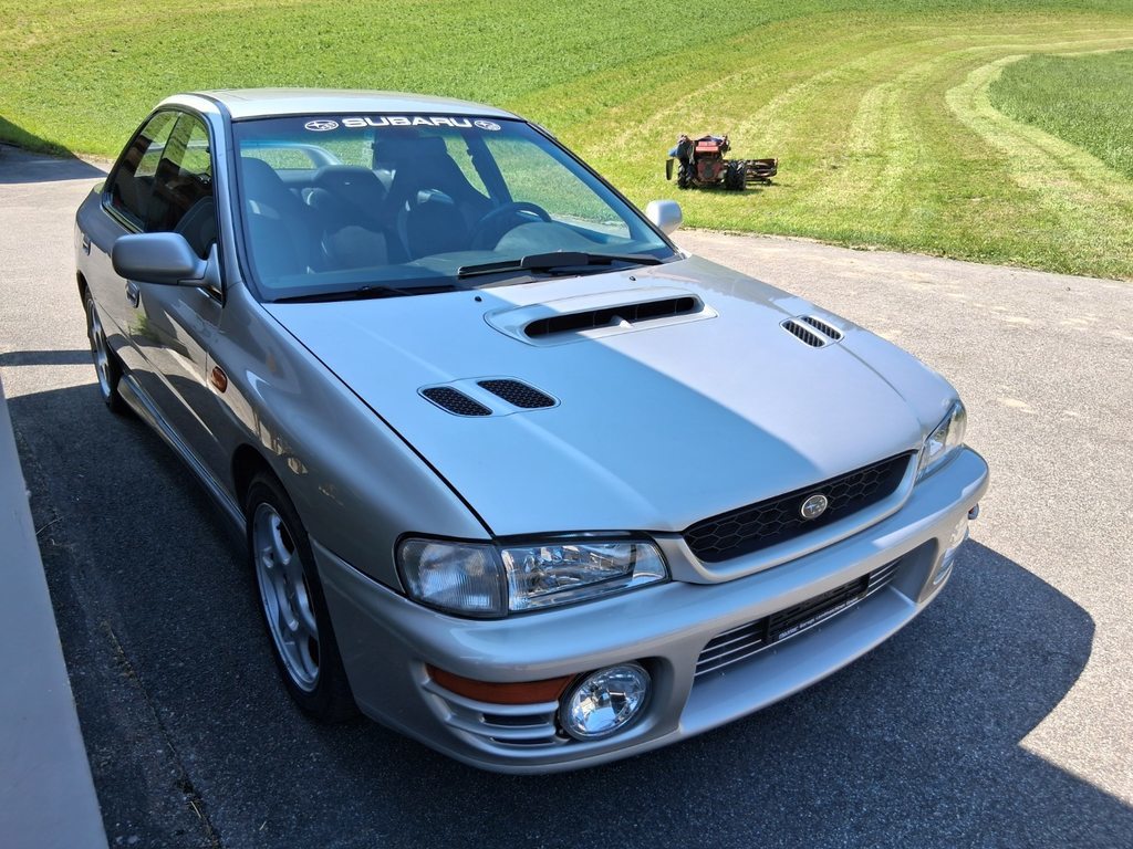 SUBARU Impreza 2.0 Turbo GT