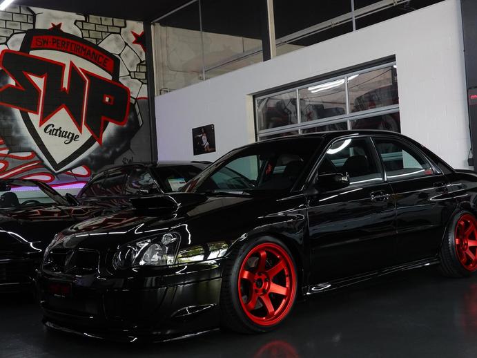 SUBARU IMPREZA 2.0 TURBO 4WD WRX STI BLACK CH-FZ 05 400PS, Benzin, Occasion / Gebraucht, Handschaltung