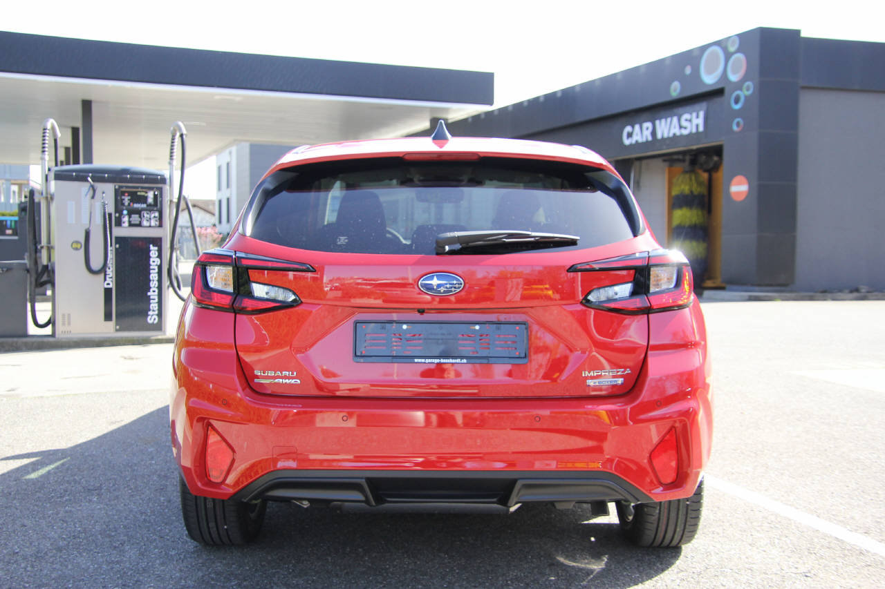 SUBARU Impreza 2.0i e-Boxer Swiss Plus, Full-Hybrid Petrol/Electric, Ex-demonstrator, Automatic - 4