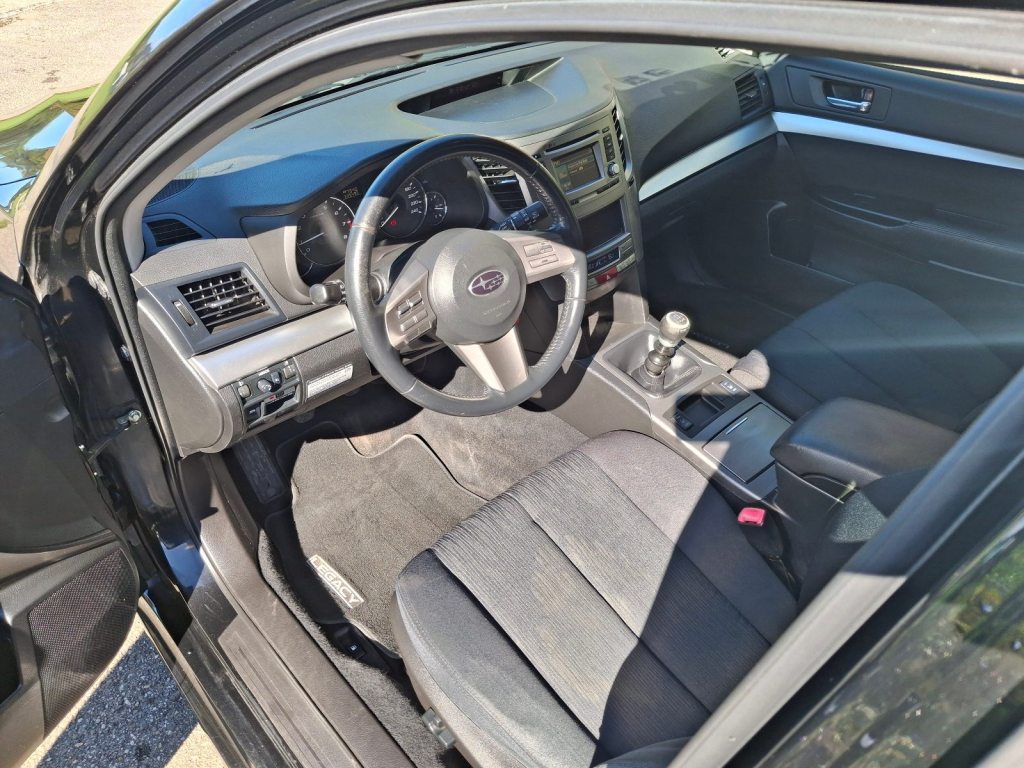 SUBARU 2.0i Swiss, Essence, Occasion / Utilisé, Manuelle - 5