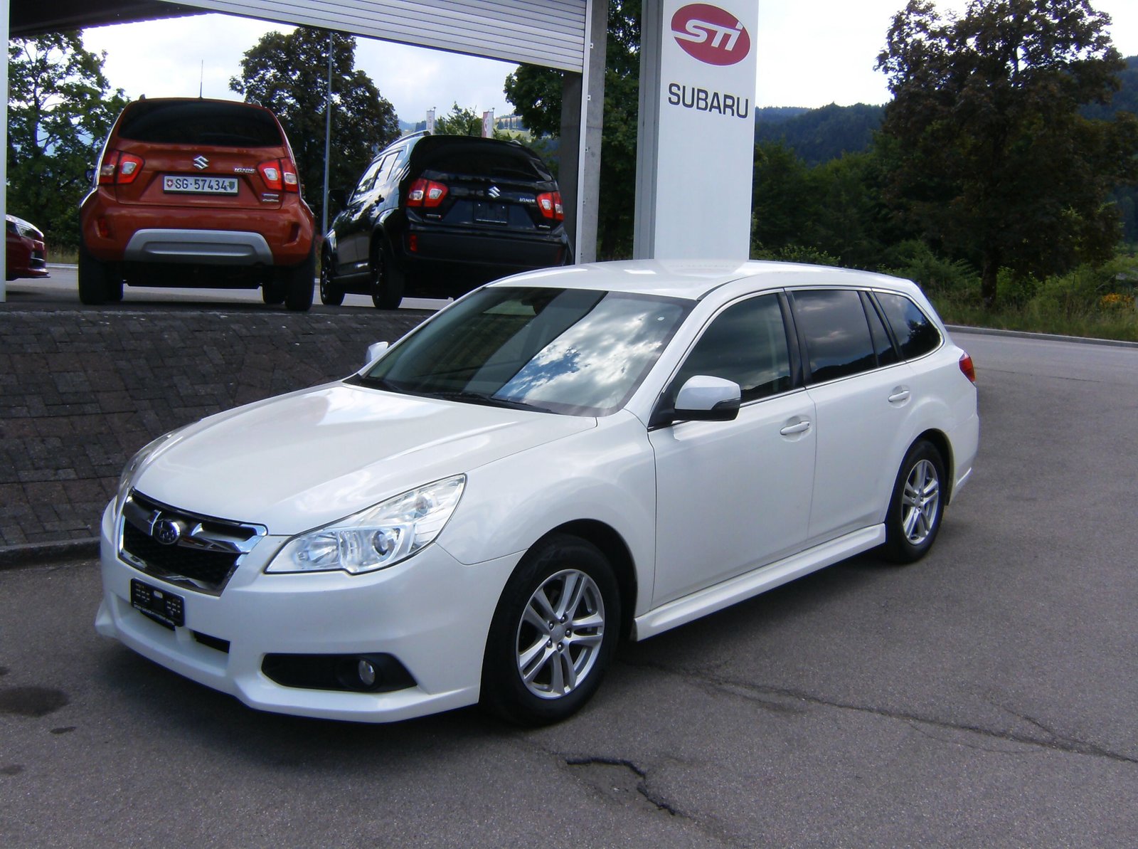 SUBARU Legacy 2.0i Swiss AWD Lineartronic