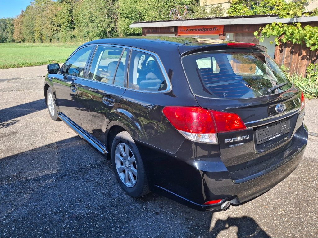 SUBARU 2.0i Swiss, Essence, Occasion / Utilisé, Manuelle - 3