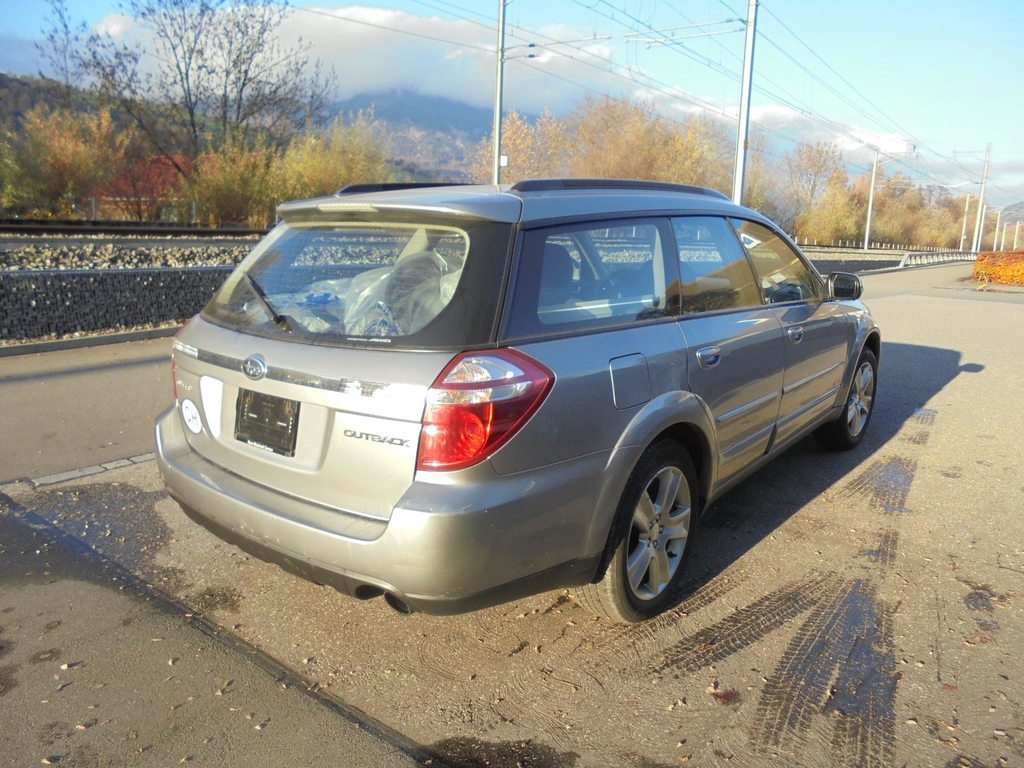 SUBARU Outback 2.5i Swiss, Essence, Occasion / Utilisé, Automatique - 2