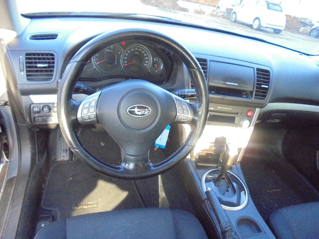 SUBARU Outback 2.5i Swiss, Essence, Occasion / Utilisé, Automatique - 4