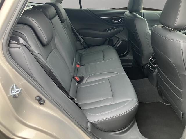 SUBARU Outback 2.5i 30th Anniversary Edition, Benzin, Occasion / Gebraucht, Automatik - 7