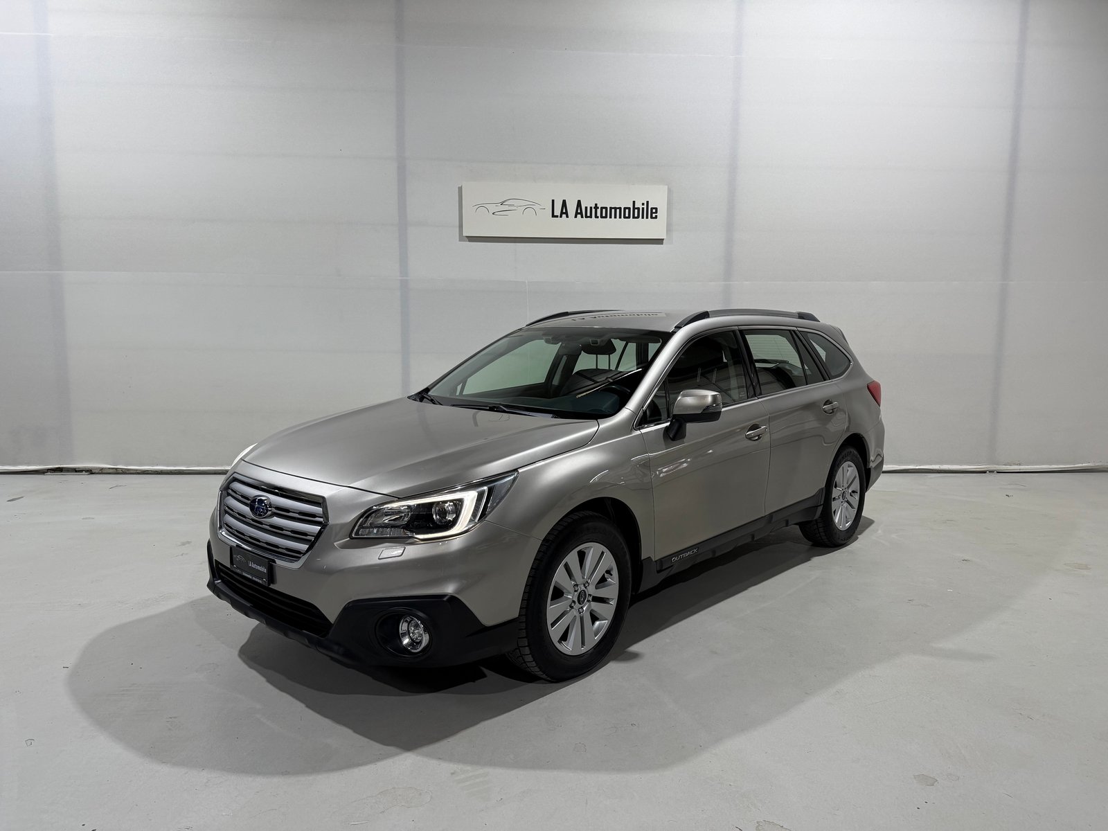 SUBARU Outback 2.5i Luxury AWD Lineartronic