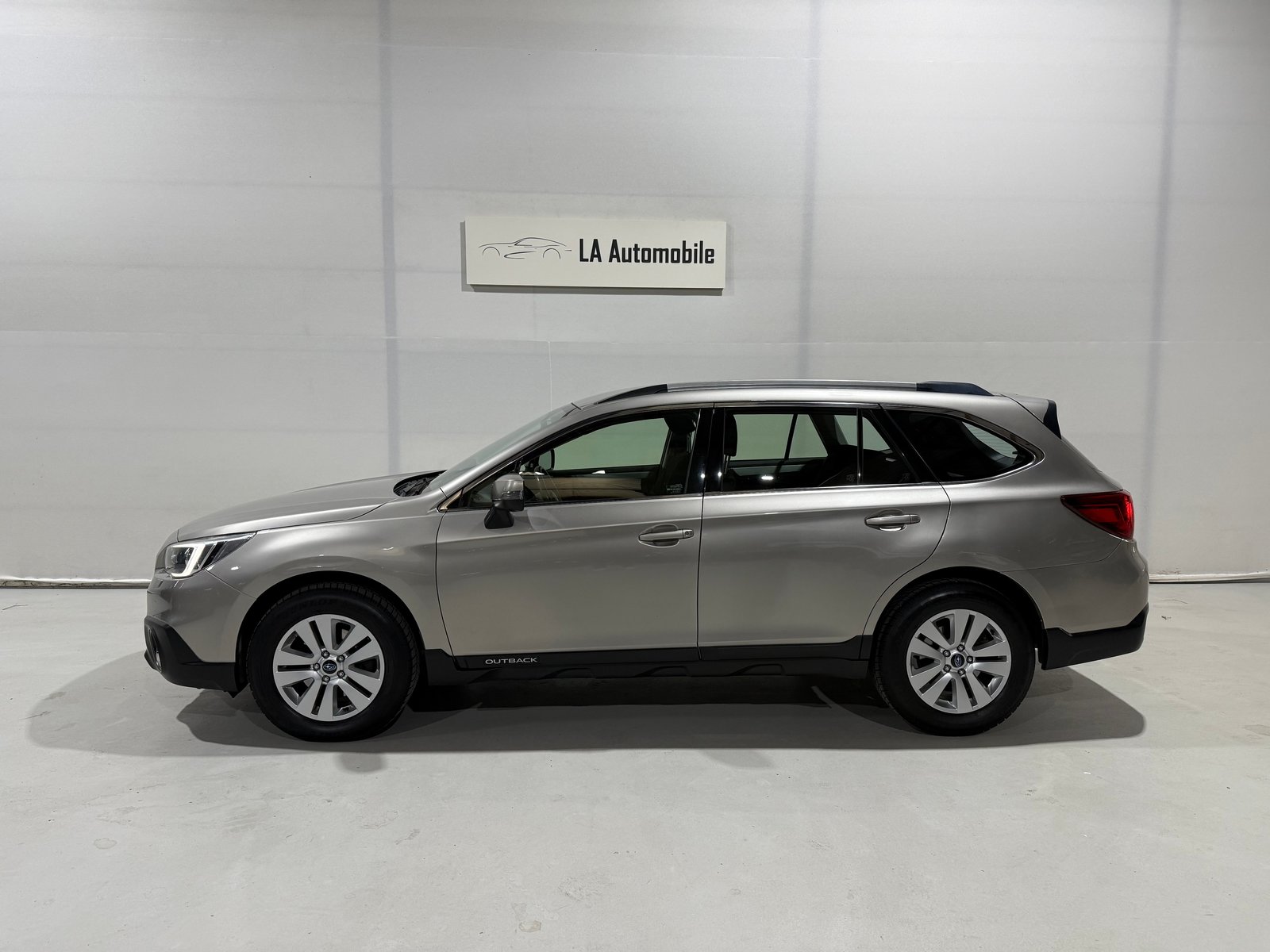 SUBARU Outback 2.5i Luxury AWD Lineartronic, Petrol, Second hand / Used, Automatic - 3