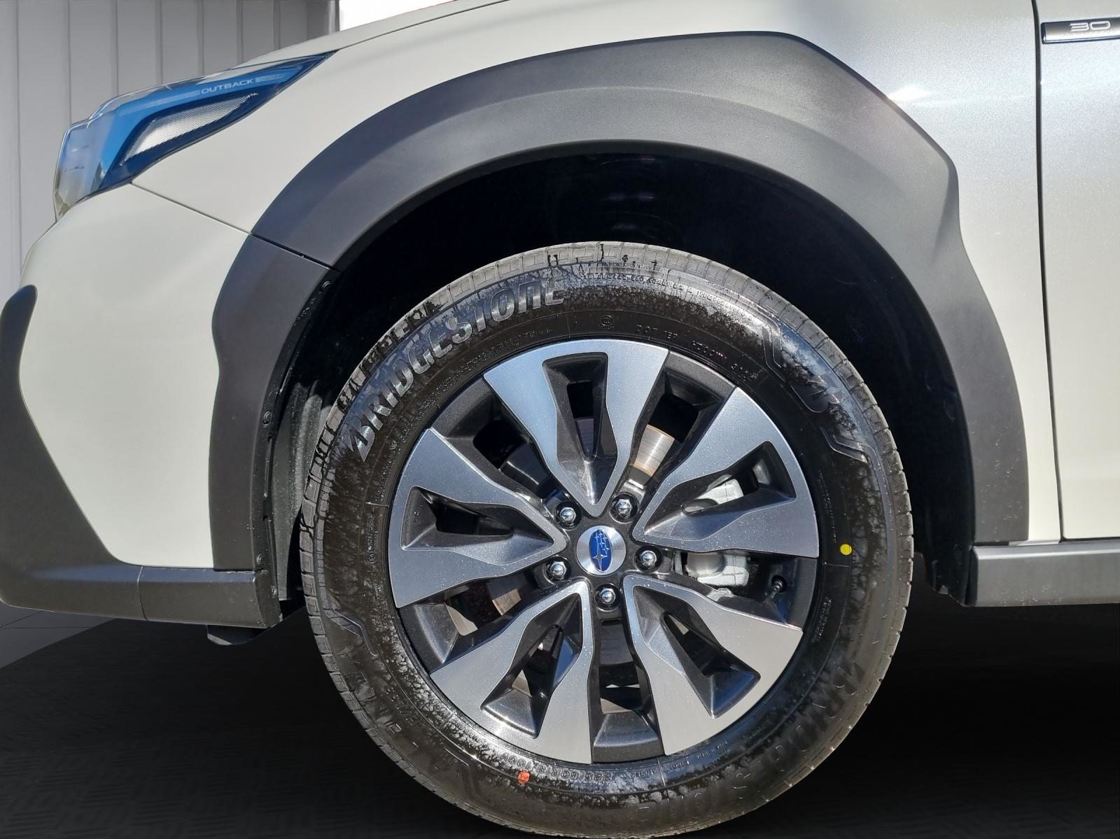 SUBARU Outback 2.5i 30th Anniversary Edition, Petrol, Ex-demonstrator, Automatic - 7