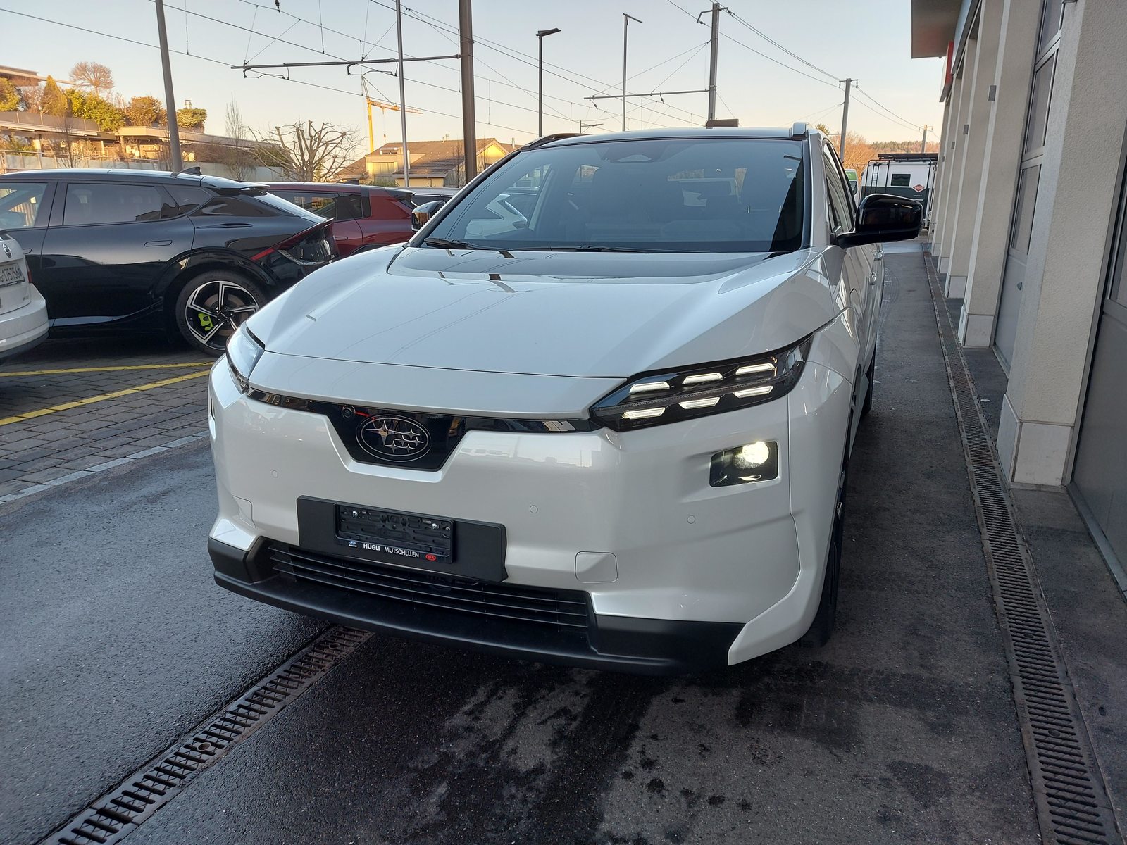 SUBARU Solterra eV Luxury AWD, Electric, New car, Automatic - 2