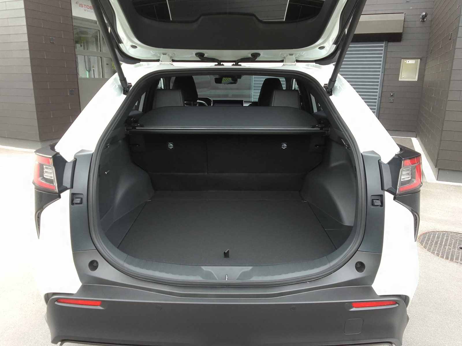 SUBARU Solterra eV Luxury AWD, Elektro, Neuwagen, Automatik - 4