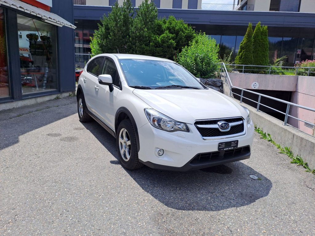 SUBARU XV 2.0i Swiss Two, Petrol, Second hand / Used, Manual - 2