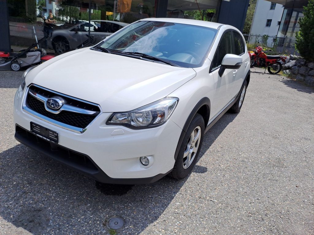 SUBARU XV 2.0i Swiss Two, Petrol, Second hand / Used, Manual - 4