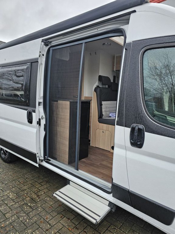 SUNLIGHT Adventure Cliff 600, Diesel, Occasion / Utilisé, Manuelle - 6