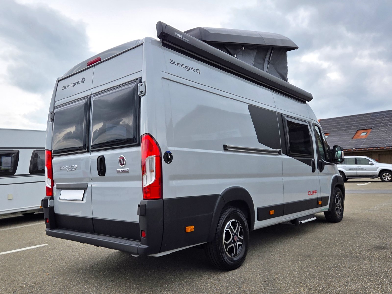 SUNLIGHT Cliff 640 RT Adventure Edition, Diesel, Ex-demonstrator, Automatic - 3