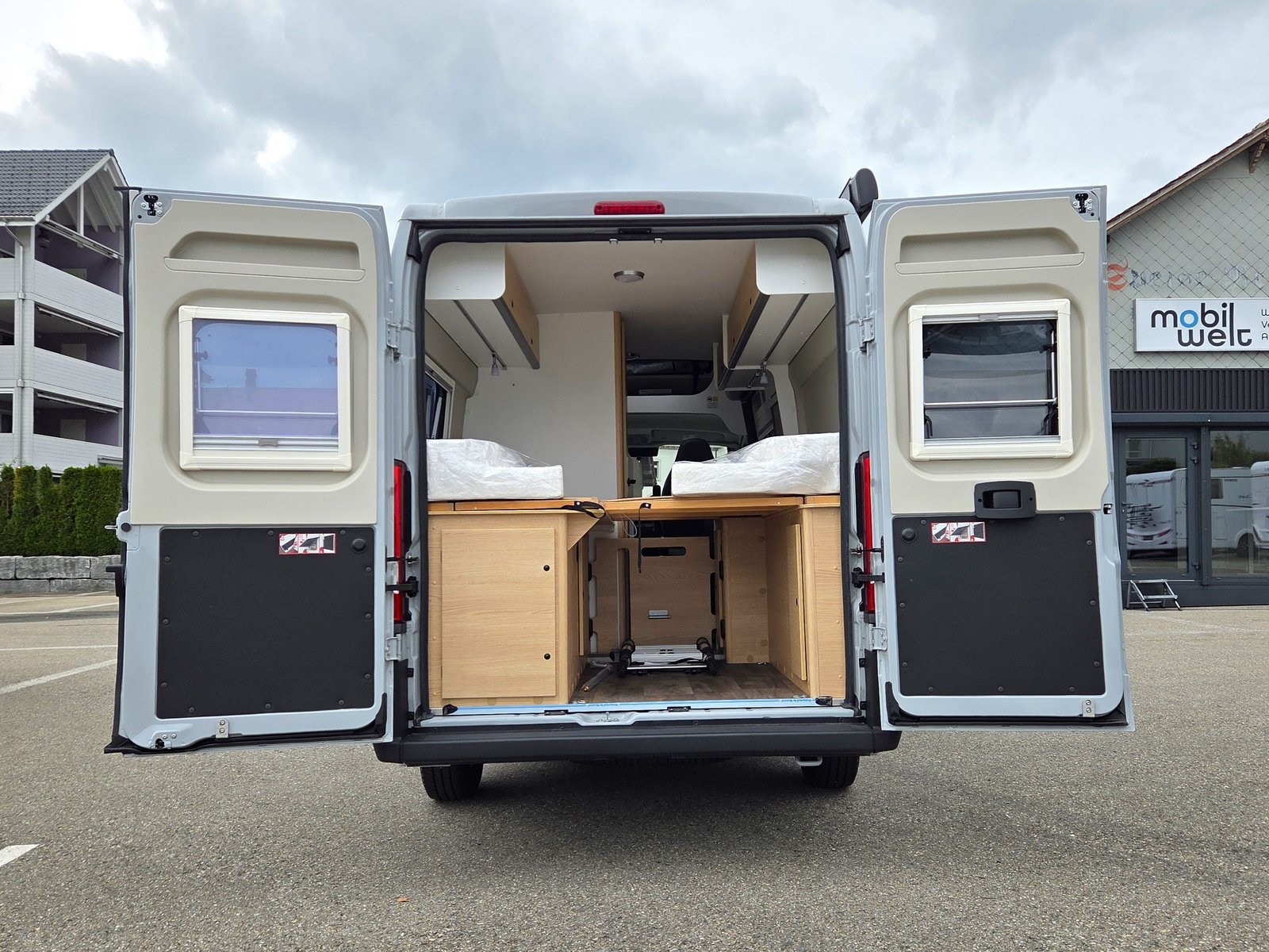 SUNLIGHT Cliff 640 RT Adventure Edition, Diesel, Ex-demonstrator, Automatic - 4