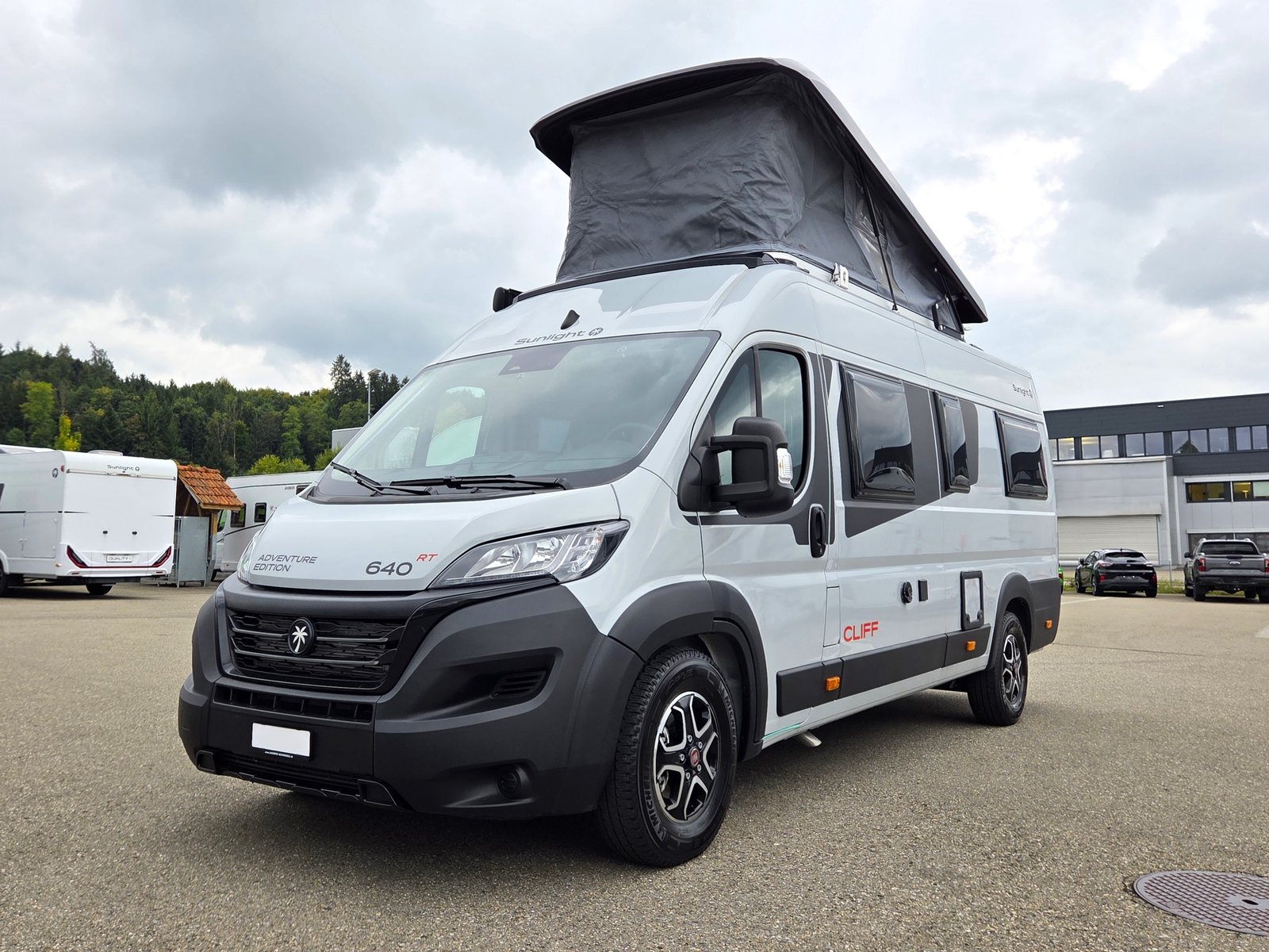 SUNLIGHT Cliff 640 RT Adventure Edition, Diesel, Ex-demonstrator, Automatic - 7