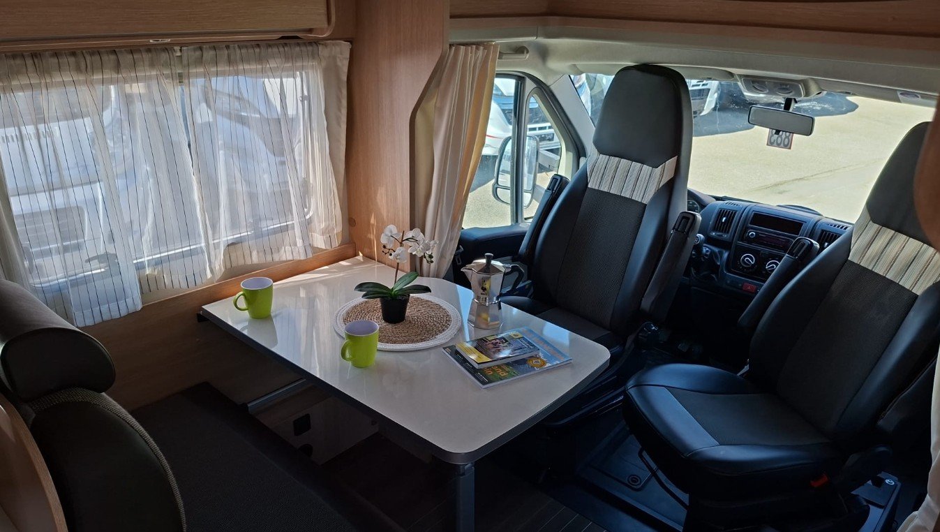 SUNLIGHT T67 *** Das ideale Wohnmobil für Urlaub mit Hund, Diesel, Occasion / Utilisé, Manuelle - 2