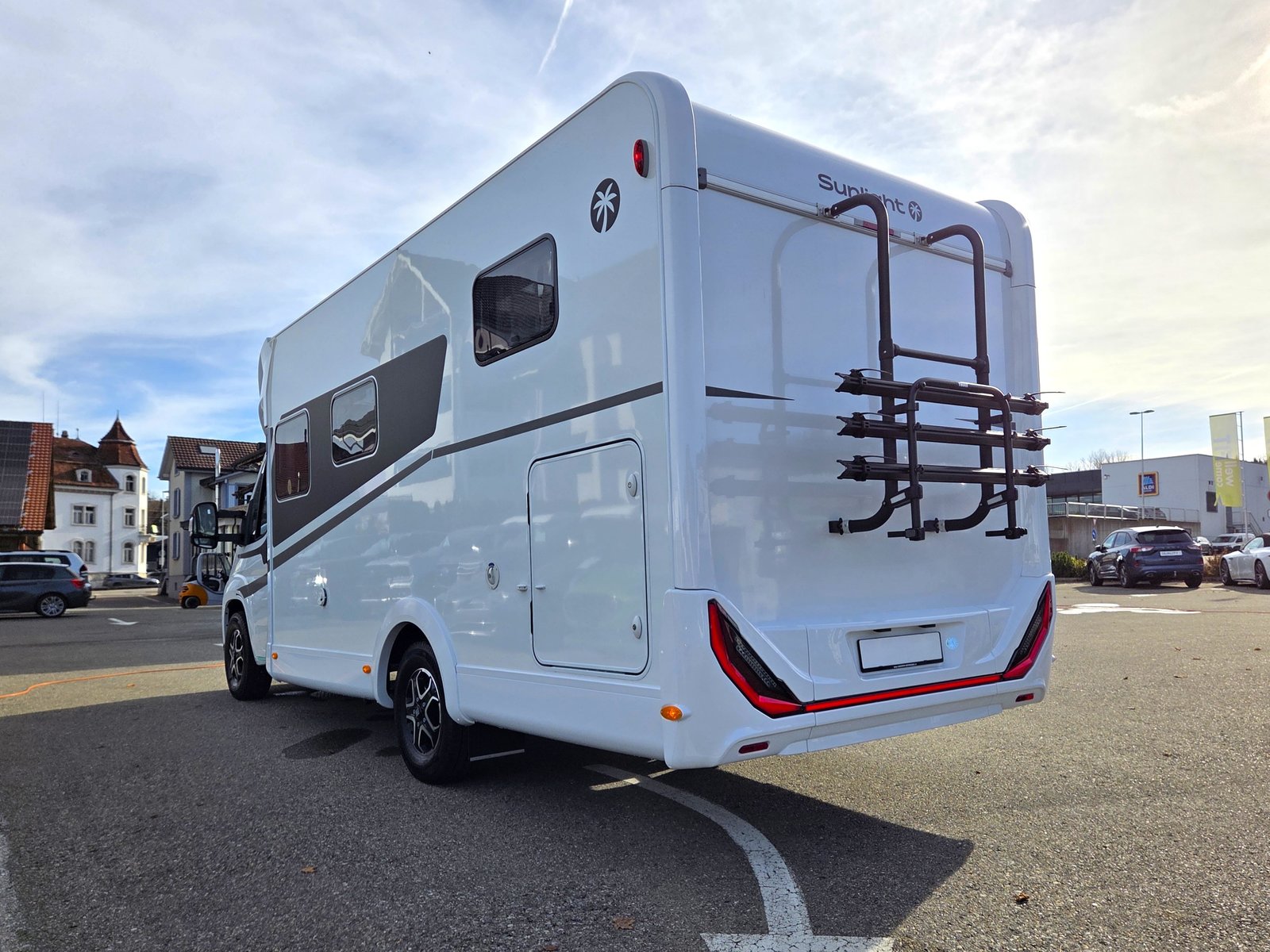 SUNLIGHT T67S Adventure Edition, Ex-demonstrator, Automatic - 5