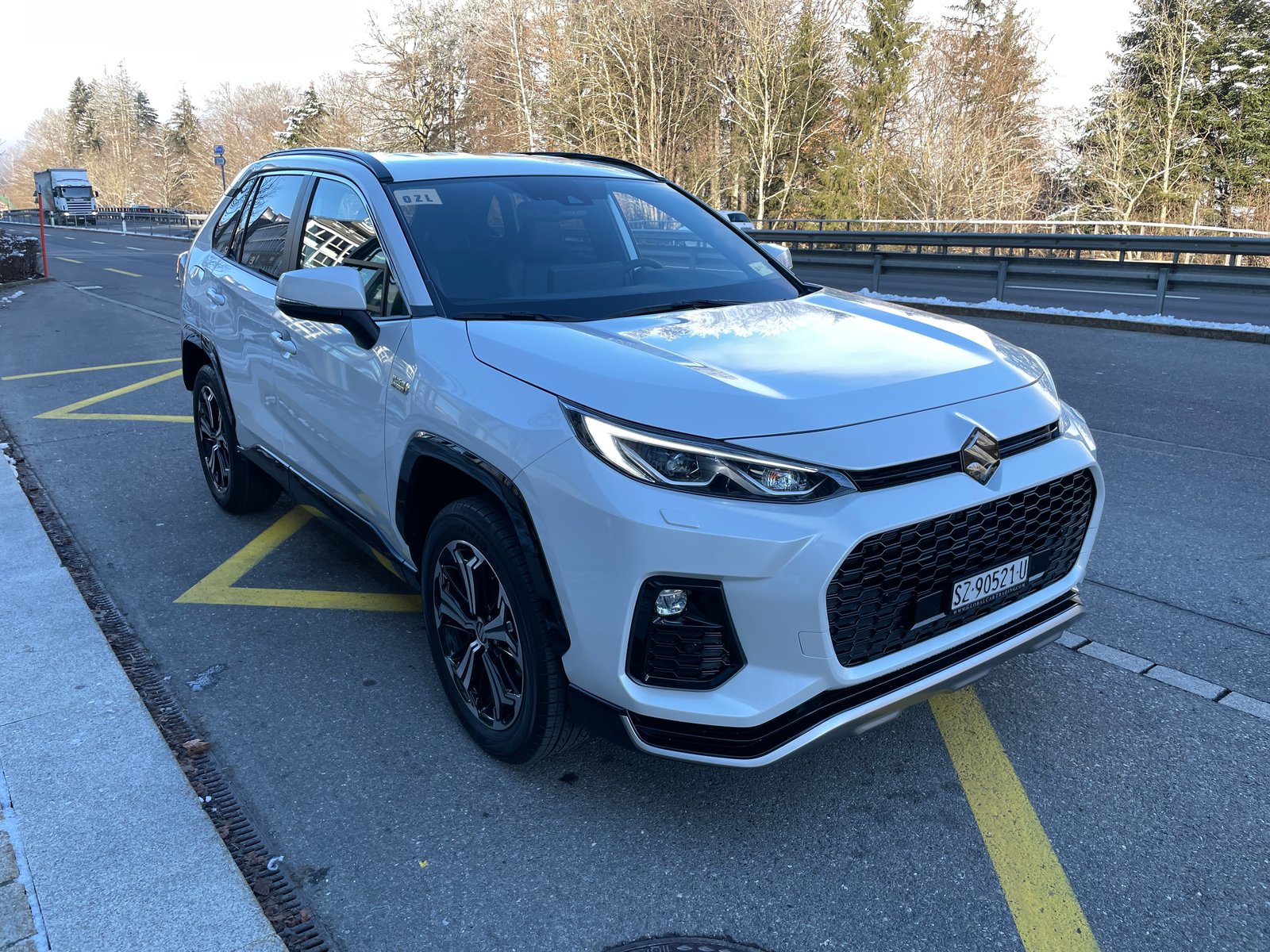 SUZUKI Across 2.5 Plug-in-Hybrid Compact Top E-CVT, Plug-in-Hybrid Benzina/Elettrica, Auto nuove, Automatico - 3