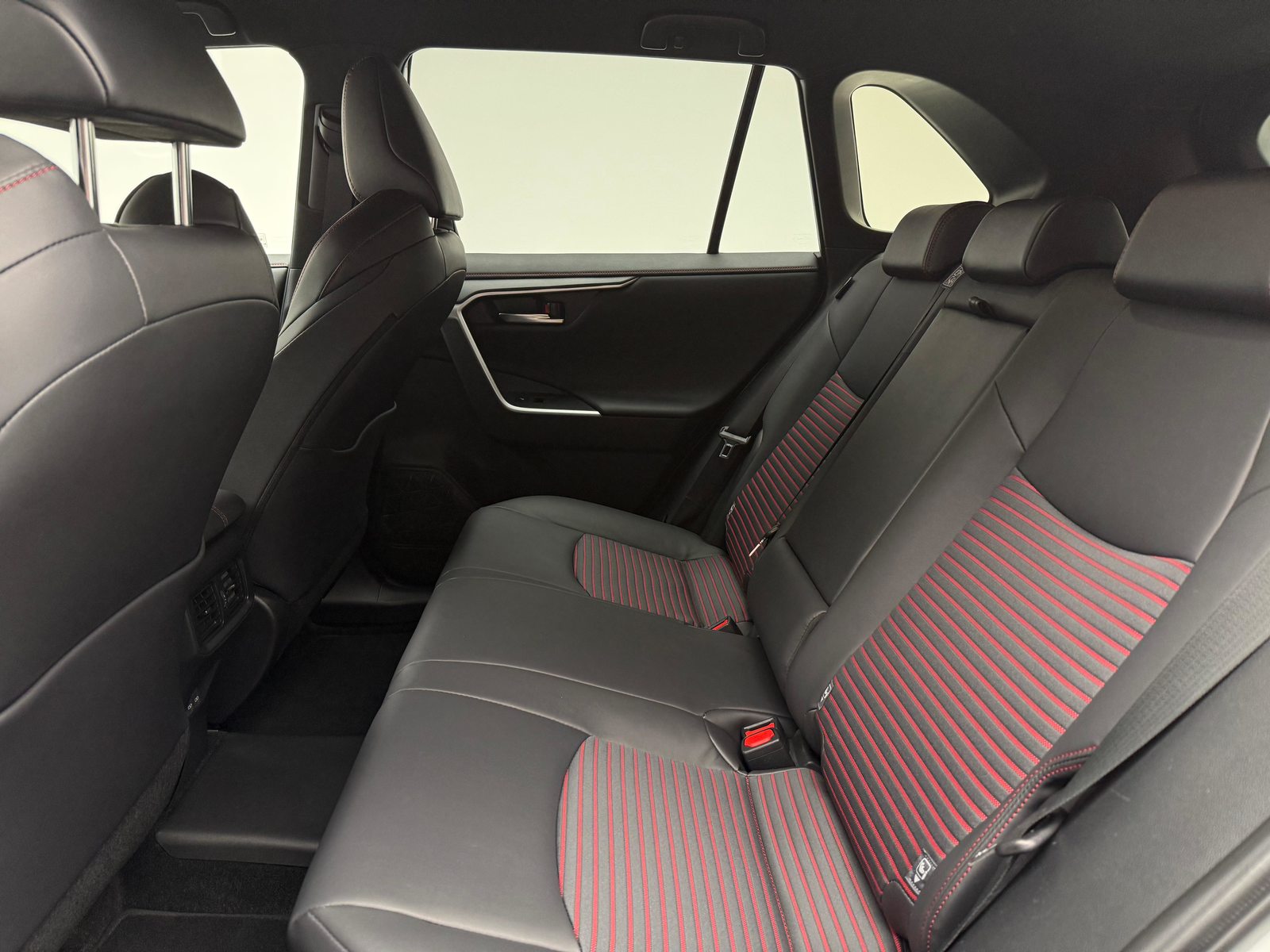 SUZUKI Across 2.5 PHEV Compact Top 4x4, Plug-in-Hybrid Petrol/Electric, Second hand / Used, Automatic - 7