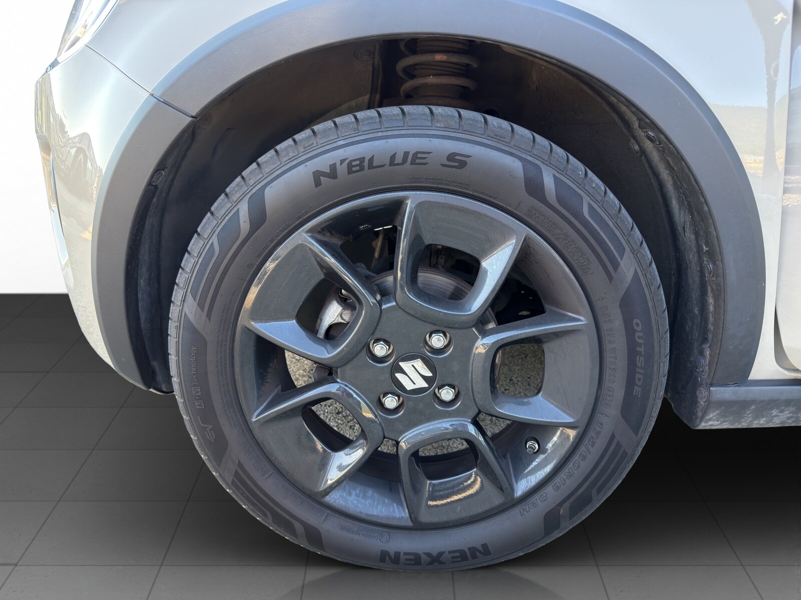 SUZUKI Ignis 1.2i GeneratTopHybr, Hybride Léger Essence/Électricité, Occasion / Utilisé, Automatique - 6