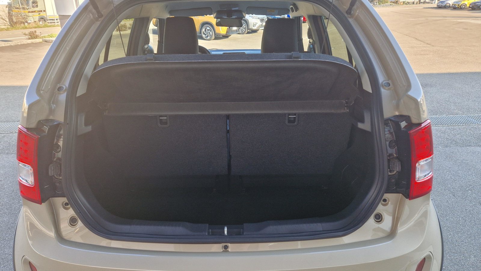 SUZUKI Ignis 1.2 Compact Top Hybrid, Mild-Hybrid Benzin/Elektro, Occasion / Gebraucht, Automatik - 6