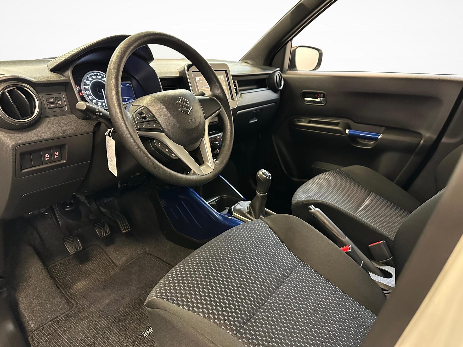 SUZUKI Ignis 1.2 Compact+ Hybrid, Mild-Hybrid Benzin/Elektro, Occasion / Gebraucht, Handschaltung - 4