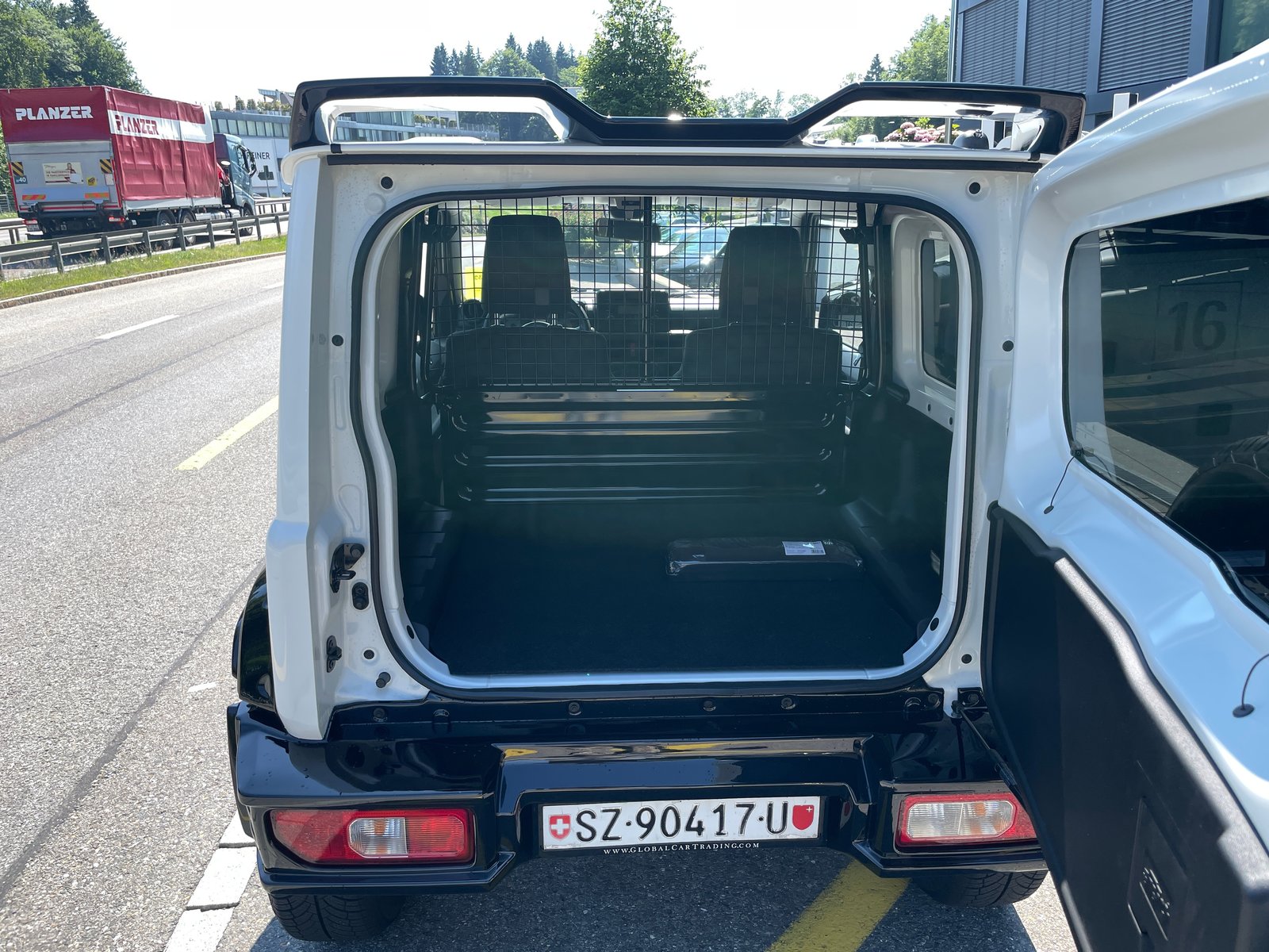 SUZUKI Jimny 1.5 MAN 4x4 AMG Style Umbau, Essence, Voiture nouvelle, Manuelle - 7